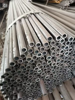 Tubo de aço sem costura 12m Tubo de aço carbono Laminado a quente Tubo de ferro preto para estrutura