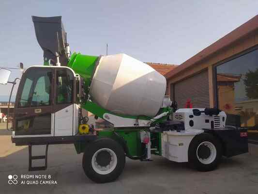 4 Cbm Cimento móvel Bomba de mistura de concreto Máquinas de construção autocarregamento camião de mistura de concreto