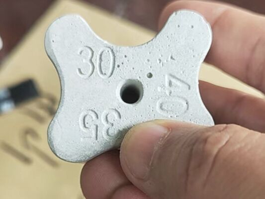 Distanciadores de Concreto de Alta Resistência Com Diferentes Espessuras de Cobrimento Para Barras de Reforço